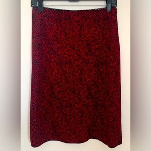 Elegant Vintage Red Rose Patterned Skirt